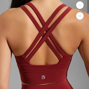 BuffBunny Rosa sports bra in vineyard dark red